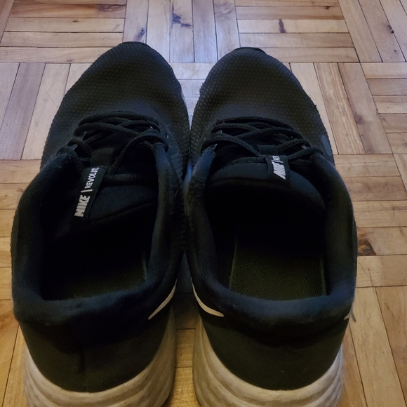 nike revolution 5 (size 8.5 US) - Picture 3 of 4